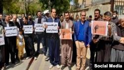 عکس آرشیوی و مربوط به تجمع اعتراضی معلمان در یکی از شهرهای کردستان است