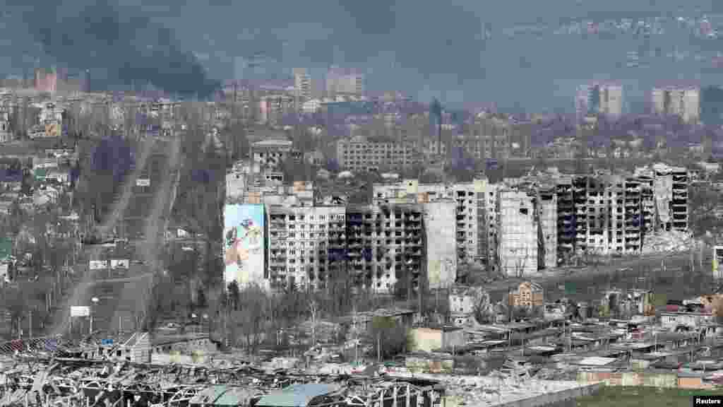 Киев признаёт, что ВСУ заплатили высокую цену, защищая &laquo;Крепость Бахмут&raquo;. До войны в городе проживало около 70 тысяч человек. Жестокие бои называют самым кровопролитным сражением на суше со времён Второй мировой войны