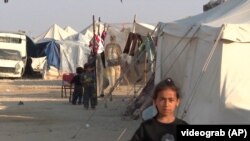 جنگ در غزه هزاران فلسطینی را آواره ساخته است و بسیاری از آنان زیر خیمه ها زنده گی می کنند