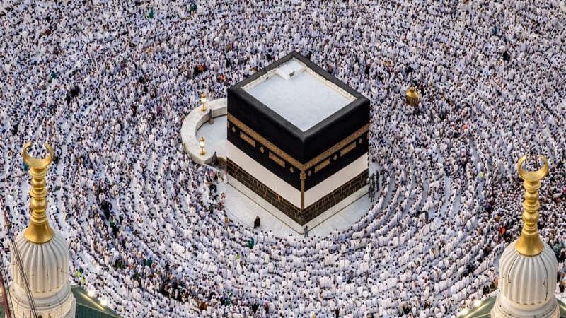 Около 1,5 млн паломников прибыли в Саудовскую Аравию для ежегодного хаджа