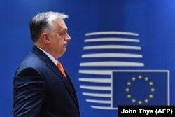 Виктор Орбан прибывает на встречу в рамках саммита ЕС
