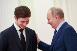 Путин Владимир а, Кадыров Эли а