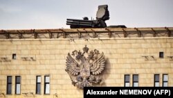 RUSSIA – The Pantsyr S-1 air defense missile system is seen atop the Russian Defense Ministry headquarters in Moscow on April 17, 2023