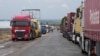 În sudul R. Moldova trec zilnic zeci de camioane cu marfă, care se îndreaptă spre granițele cu România și Ucraina.