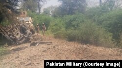 پاکستان: در ۳۱ می ۲۰۲۴، انفجار ماین یک موتر نظامی را در ولایت شمال غربی خیبر پختونخوا در پاکستان منهدم کرد و چهار سرباز پاکستانی را کُشت
