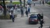 Robert Fico autója Handlovában, 2024. május 15-én, miután a testőrök beültették a járműbe a sebesült szlovák kormányfőt