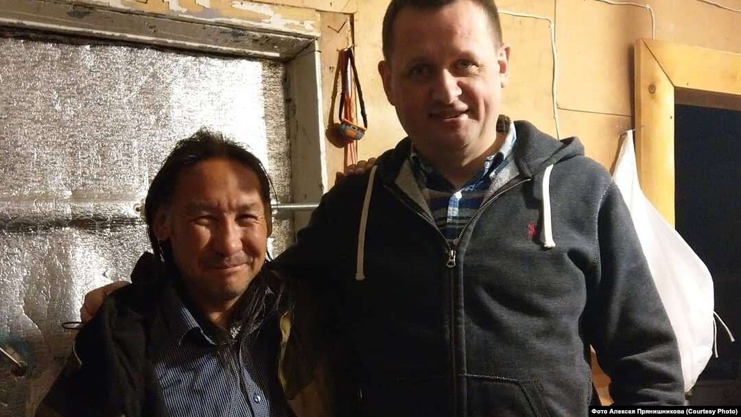 Адвокат Алексей Прянишников и шаман Александр Габышев.