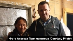 Шаман Александр Габышев с адвокатом Алексеем Прянишниковым
