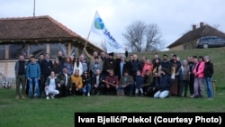 Međunarodni aktivisti sa meštanima i aktivistima u Gornjim Nedeljicama, 18. februar 2024.