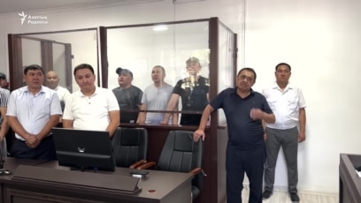 Порно леггинстердегі сексуалды жопа