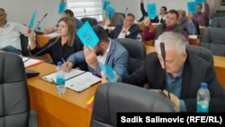 Members of the municipal council in Srebrenica vote on the proposal to rename the city streets.