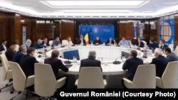 Reprezentanții sindicatelor din învățământ au participat la o negociere alături de membri ai guvernului, cu o zi înainte de greva generală anunțată pentru luni, 22 mai.