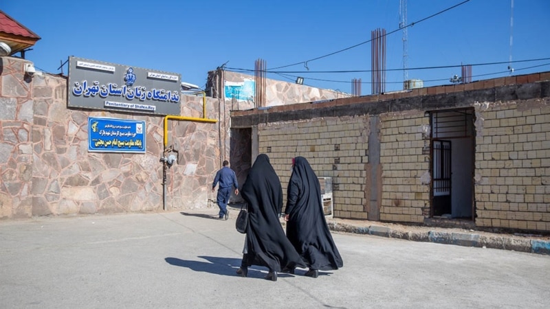 بازدید دیپلمات‌های خارجی از زندان قرچک برای «آشنایی با زندانبانی اسلامی»