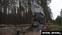 Sandarmokh is the site in Russia's Karelia region where thousands of victims of Soviet dictator Josef Stalin's "Great Purge" are buried in mass graves.