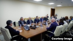 Ședința comună a Grupului de lucru parlamentar privind Găgăuzia, la care a participat Președintele Parlamentului, Igor Grosu, și copreședinții Grupului de lucru, Larisa Voloh și Serghei Cimpoieș, 6 decembrie. 