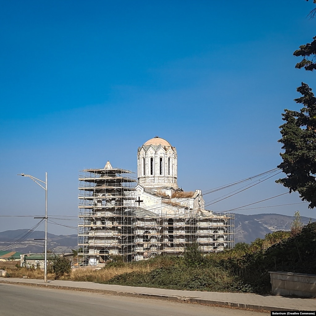 Katedralja historike Ghazanchetsots e Shushës, e fotografuar në shtator 2022, pasi u ndryshua në mënyrë dramatike pasi Azerbajxhani e mori nën kontroll.