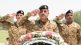 د پاکستان پوځ مشر جنرال عاصم منير (په مينځ کې ولاړ) په لاهور کې ـ انځور له ارشيفه