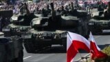 Ілюстраційне фото. Військовий парад у Варшаві на річницю перемоги Польщі над радянською армією 1920 року, серпень 2023 року