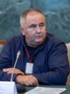 Multiplul campion național la raliuri Titi Aur are propria academie de condus defensiv. Spune că educația rutieră trebuie mult îmbunătățită în România, o țară aflată pe primele locuri în Europa în statisticile privind numărul de accidente mortale.