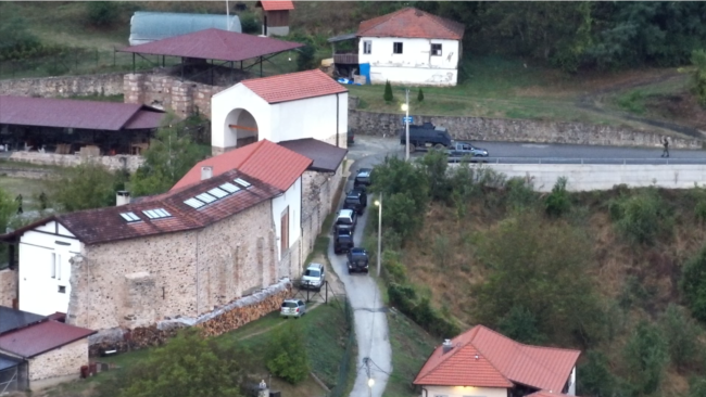 Një polic e tre sulmues të vrarë në veri të Kosovës