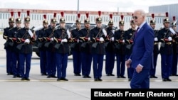 Prezident Baýden Fransiýada bäş gün bolar we Normandiýada geçiriljek “D güni” dabaralaryna gatnaşar.