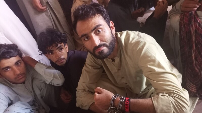 قونسل حکومت طالبان در شهر کراچی پاکستان با زندانیان افغان دیدار کرد