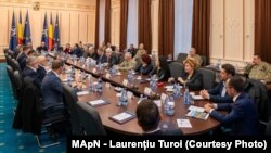 Conducerea MApN și membrii Comisiilor parlamentare de Apărare, la întâlnirea de pe 6 februarie 2023, de la sediul MApN.