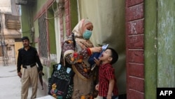 در پاکستان برای تطبیق مصئون کمپاین واکسین پولیو، نیروهای امنیتی موظف میشوند 