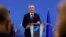 Jens Stoltenberg NATO-főtitkár egy brüsszeli sajtótájékoztatón 2023. február 21-én