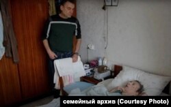 Игорь Барышников у постели своей парализованной матери