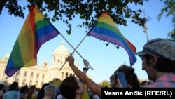 „Прајд“ во Белград: Законот за истополови бракови е „под клуч“ во Владата