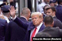 Donald Trump a fost pus sub acuzare din nou, de această dată sub legea spionajului.