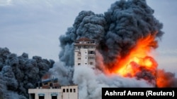 دود و آتش ناشی از حمله هوایی اسرائیل به غزه در عصر روز شنبه