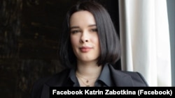 Катерина Заботкіна, перекладачка на жестову мову на національному відборі пісенного конкурсу «Євробачення-24»