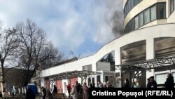 Пријавен пожар во рускиот конзулат во Кишињев, Молдавија, додека руските граѓани гласаат на претседателските избори, 17 март 2024 година