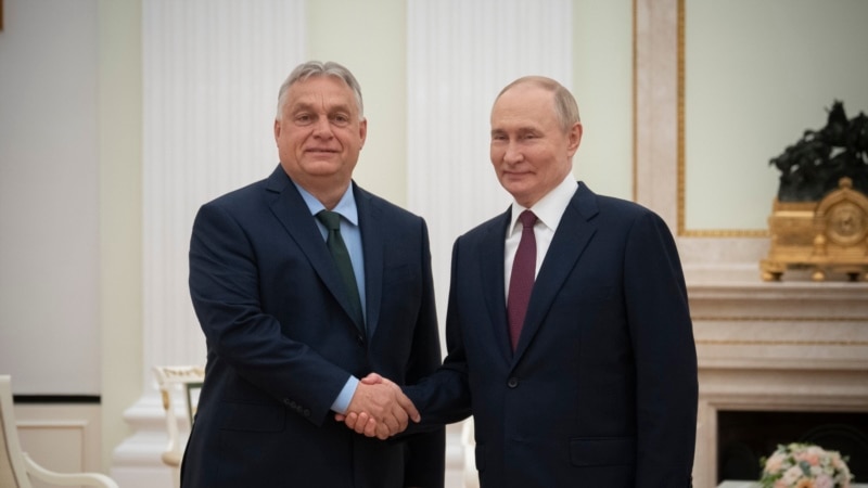 Orbán támogatottságáról beszélt Putyin Szocsiban