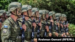 Vojna i policijska parada u Prištini na 25. godišnjicu oslobođenja