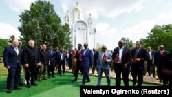 Predsjednik Zambije Hakainde Hichilema, predsjednik Senegala Macky Sall, predsjednik Unije Komori Azali Assoumani, predsjednik Južnoafričke Republike Cyril Ramaphosa i egipatski premijer Mustafa Madbuly u Buči 16. juna 2023.