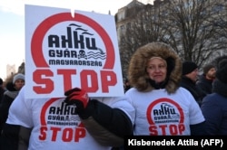 Tüntetés Debrecenben a CATL akkumulátorgyár ellen 2023. február 4-én
