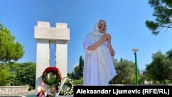 Na obilježavanju godišnjice genocida u Srebrenici, priređen je insert iz monodrame "Nana Fata Orlović" u izvedbi Hasije Borić