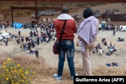 Мигранты на мексиканско-американской границе, 10 мая 2023 года