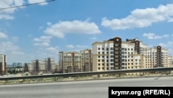 Новый микрорайон в окрестностях Симферополя, Крым, июль 2023 года