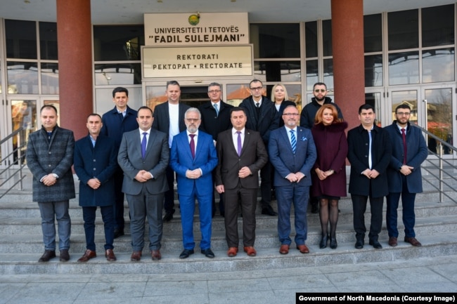Kryeministri teknik i Maqedonisë së Veriut, Talat Xhaferi, jgatë vizitës në Universitetin e Tetovës, shkurt 2024.