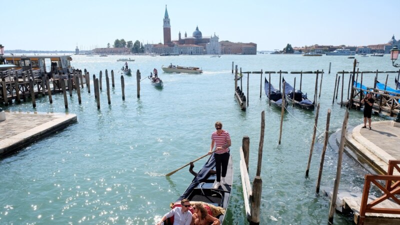 Venecia pritet të votojë për vënien e taksës 5-euroshe për turistët