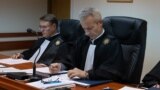 Judecătorii Stelian Teleucă (stânga) și Igor Mînăscurtă, doi dintre cei 17 magistrați care au depus cereri de demisie de la Curtea de Apel Chișinău.