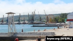 Пляж в Феодосии. Крым, 2024 год