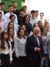 Întâlnirea cordială a președintelui federal al Germaniei, Frank-Walter Steinmeier, cu elevii Liceului „Nikolaus Lenau” din Timișoara a adus un plus de prestigiu școlii care are doi laureați cu premiul Nobel.