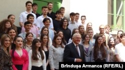 Întâlnirea cordială a președintelui federal al Germaniei, Frank-Walter Steinmeier, cu elevii Liceului „Nikolaus Lenau” din Timișoara a adus un plus de prestigiu școlii care are doi laureați cu premiul Nobel.
