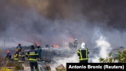 Vatrogasci gase požar u Osijeku, Hrvatska, 4. oktobar 2023.