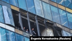 Последствия атаки на беспилотника в деловом центре «Москва-Сити» в российской столице, 1 августа 2023 года